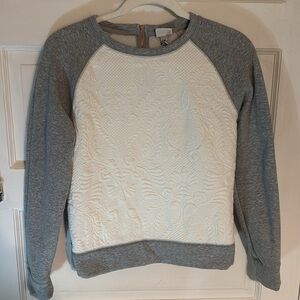 2/12 🎉 A New Day XS Grey and White Sweater